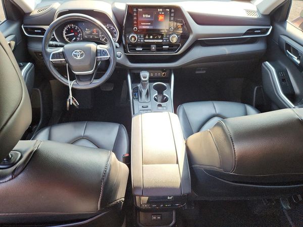 2022 TOYOTA HIGHLANDER