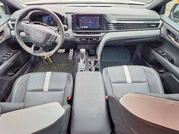 2025 TOYOTA CAMRY