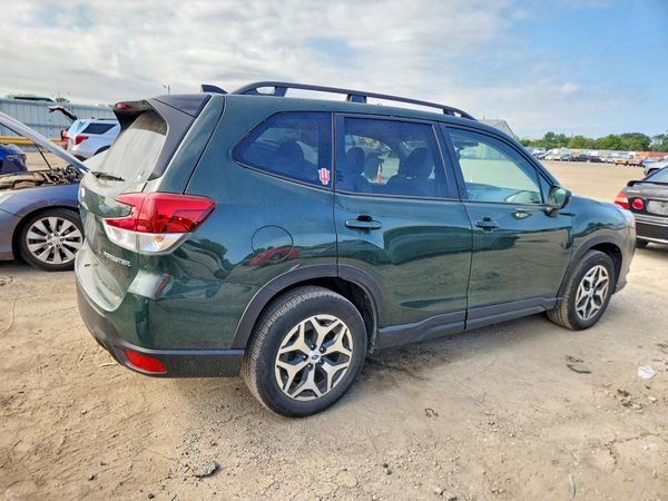 2024 SUBARU FORESTER Premium