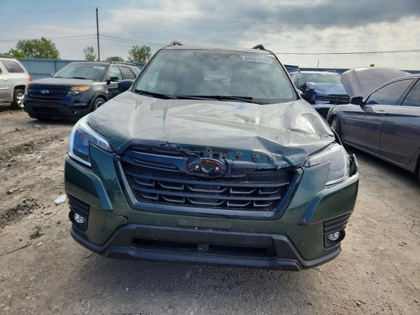 2024 SUBARU FORESTER Premium