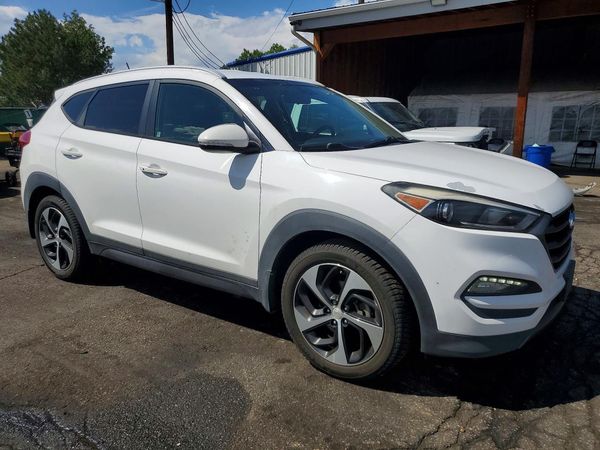 2016 HYUNDAI TUCSON