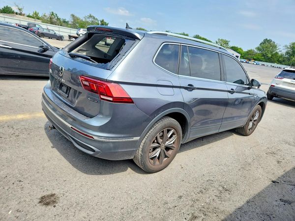 2022 VOLKSWAGEN TIGUAN 4Motion SE