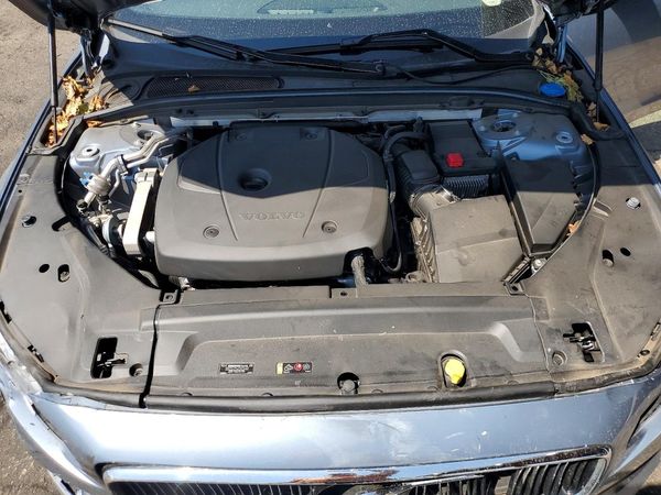 2017 VOLVO S90 Momentum