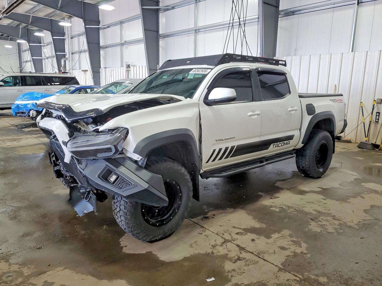 2017 TOYOTA TACOMA