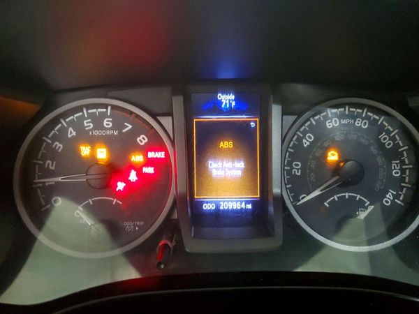 2017 TOYOTA TACOMA