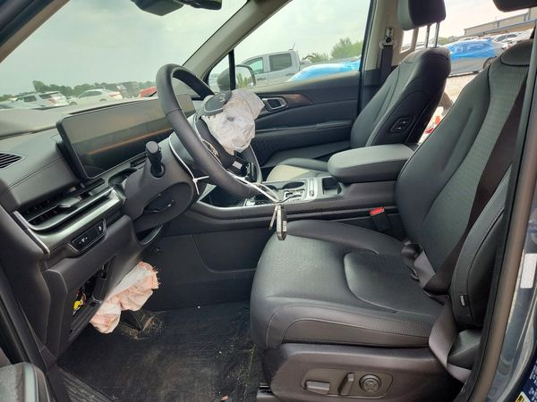 2025 KIA CARNIVAL