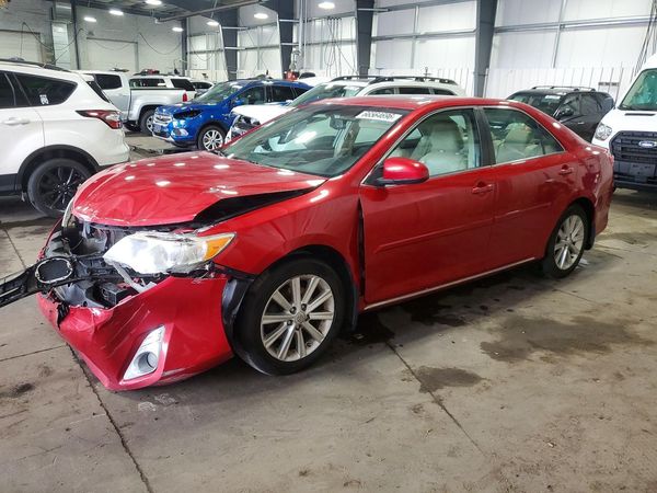 2014 TOYOTA CAMRY
