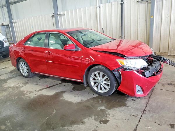 2014 TOYOTA CAMRY