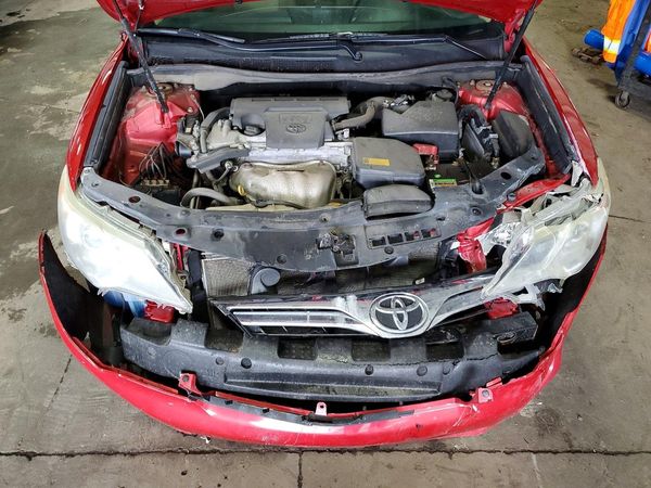 2014 TOYOTA CAMRY