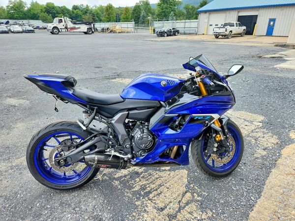 2025 YAMAHA YZFR7