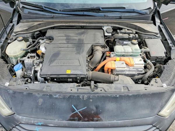 2018 HYUNDAI IONIQ Limited (HEV)