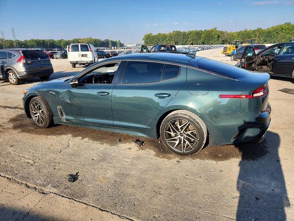 2022 KIA STINGER