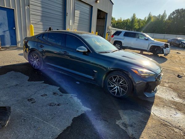 2022 KIA STINGER
