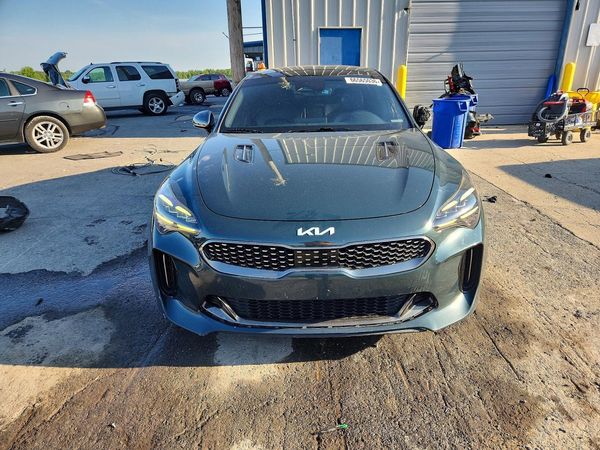 2022 KIA STINGER
