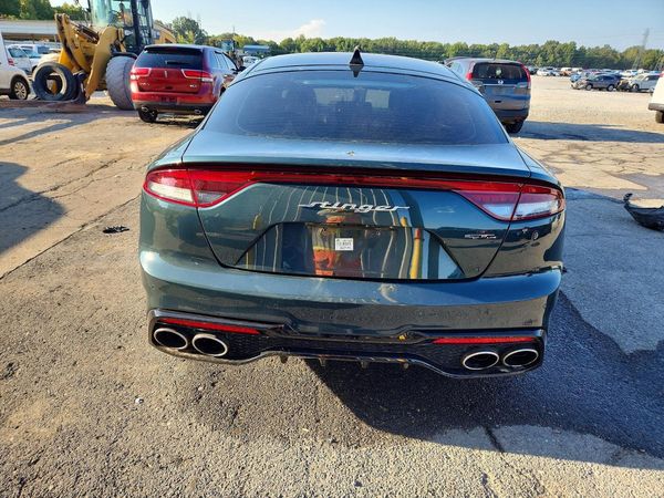 2022 KIA STINGER
