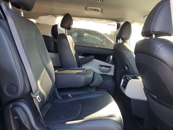 2024 KIA CARNIVAL