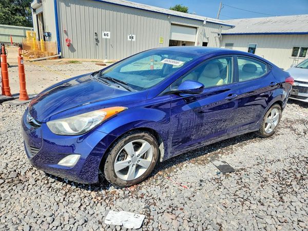2013 HYUNDAI ELANTRA