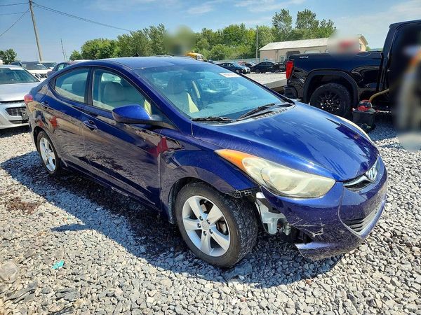 2013 HYUNDAI ELANTRA