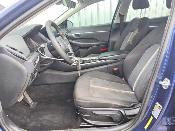 2021 HYUNDAI SONATA SE — DENT