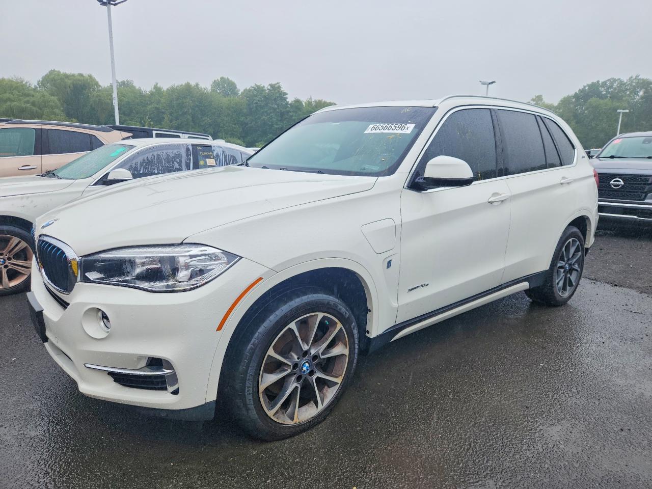 2018 BMW X5 xDrive40e — Front 3/4