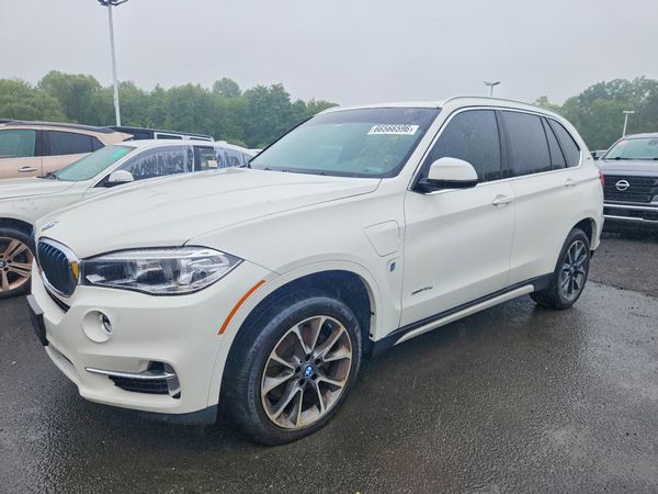 2018 BMW X5 xDrive40e — Front 3/4