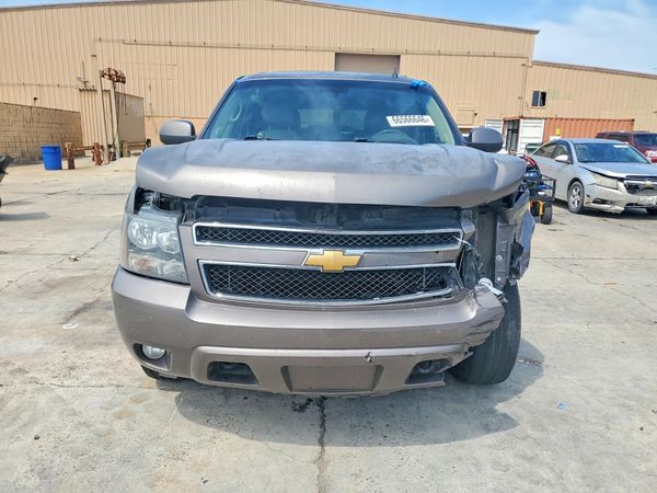 2013 CHEVROLET SUBURBAN LT