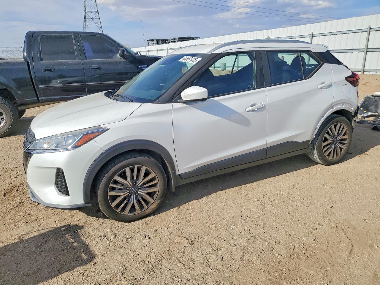 2022 NISSAN KICKS