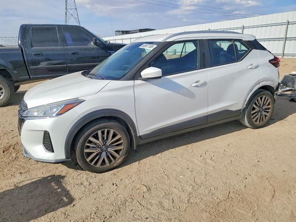 2022 NISSAN KICKS