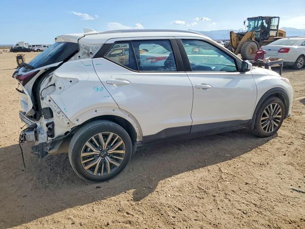 2022 NISSAN KICKS