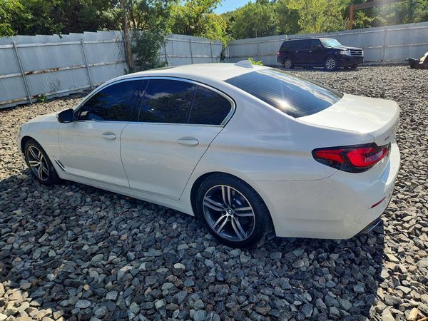 2021 BMW 530