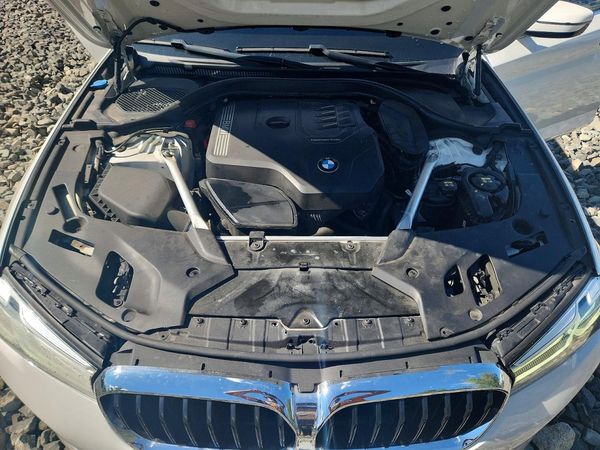2021 BMW 530