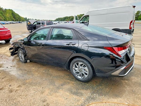 2024 HYUNDAI ELANTRA