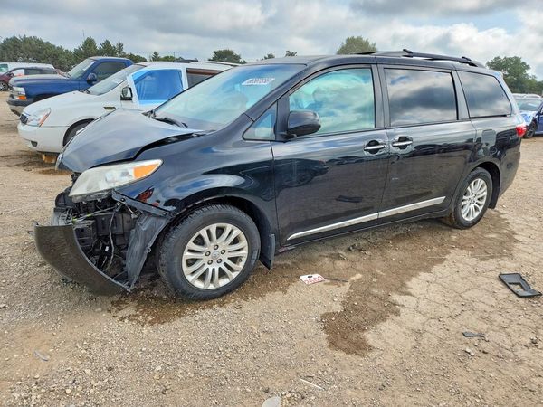 2017 TOYOTA SIENNA