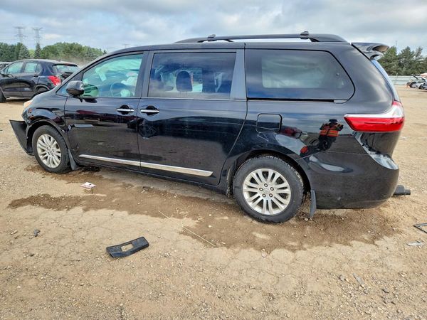 2017 TOYOTA SIENNA