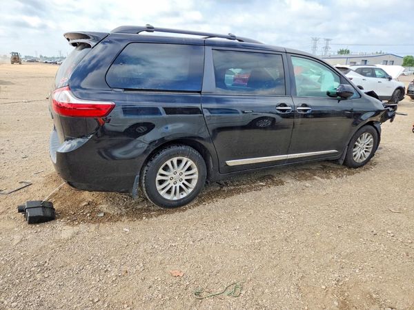 2017 TOYOTA SIENNA