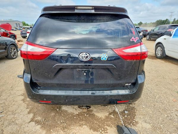 2017 TOYOTA SIENNA