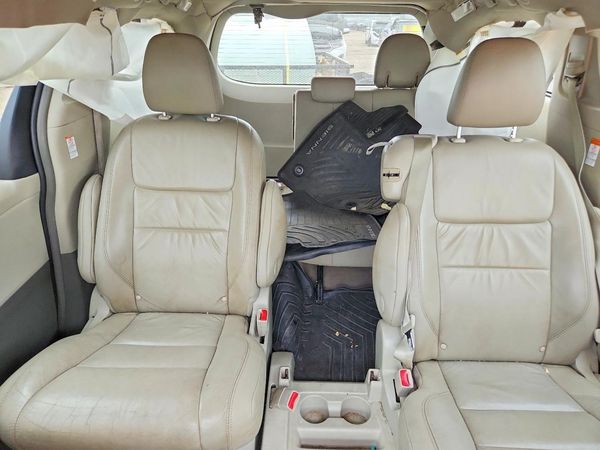 2017 TOYOTA SIENNA