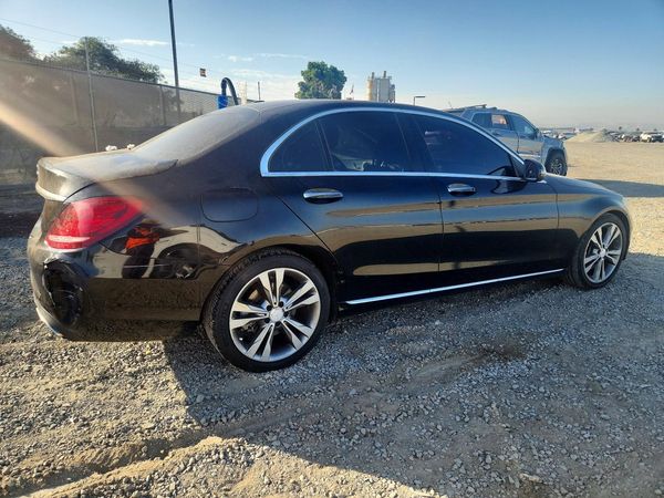 2016 MERCEDES-BENZ C C300