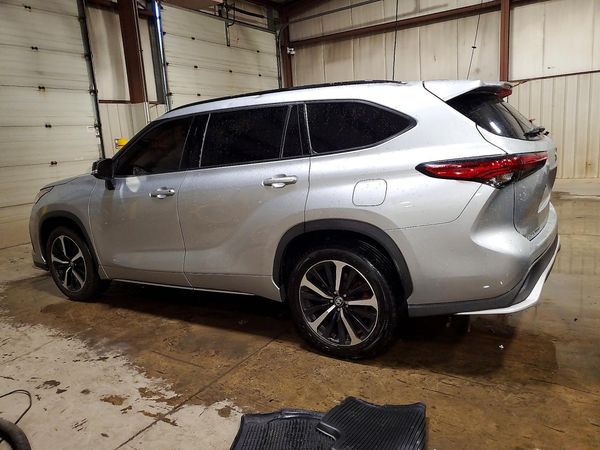 2022 TOYOTA HIGHLANDER