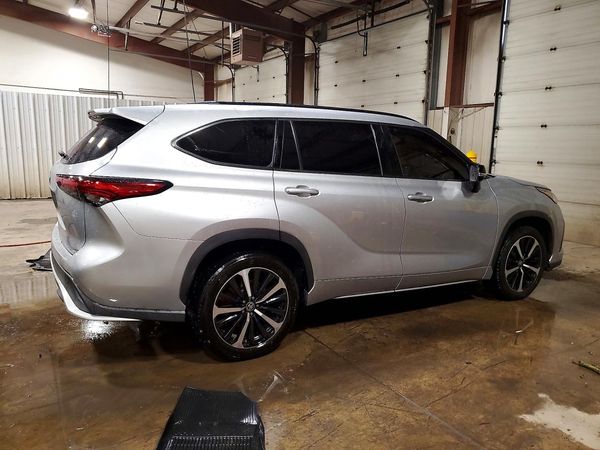 2022 TOYOTA HIGHLANDER