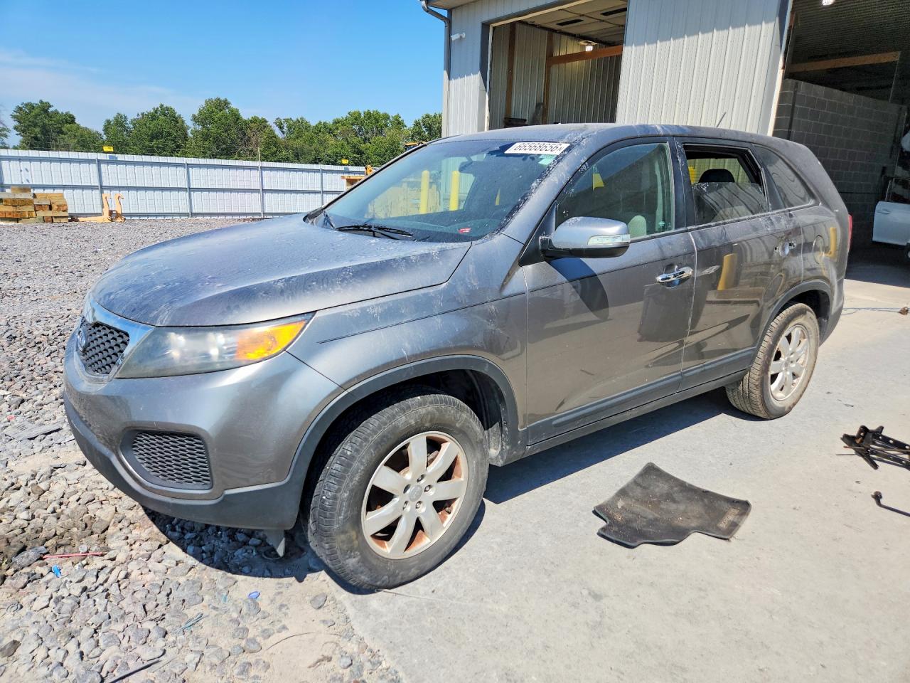 2013 KIA SORENTO Base / LX