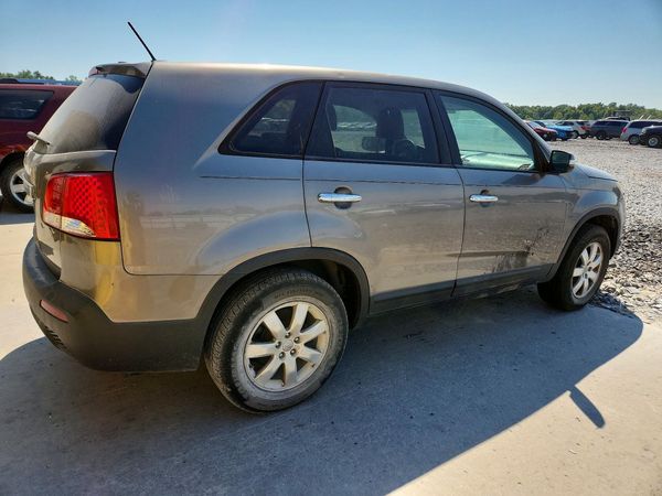 2013 KIA SORENTO Base / LX