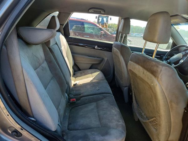2013 KIA SORENTO Base / LX