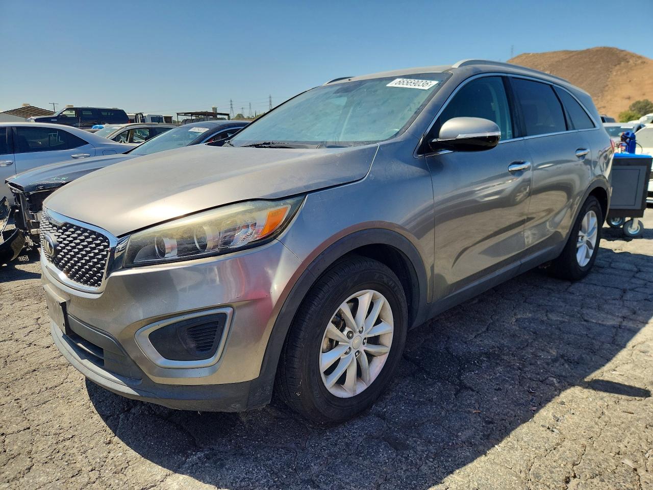 2016 KIA SORENTO L / LX