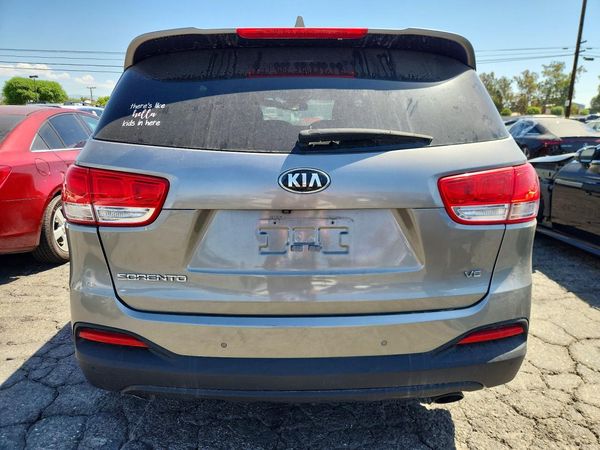 2016 KIA SORENTO L / LX