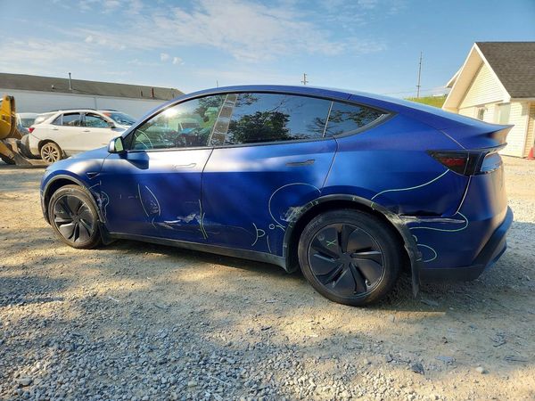 2026 TESLA MODEL Y