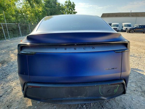 2026 TESLA MODEL Y