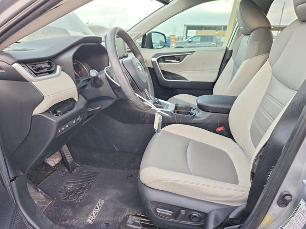 2019 TOYOTA RAV4 XLE Premium