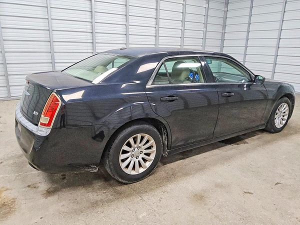 2013 CHRYSLER 300 Base/Limited