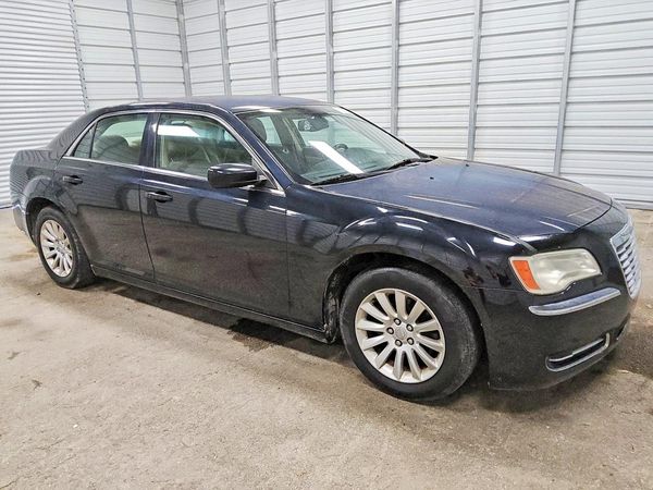 2013 CHRYSLER 300 Base/Limited